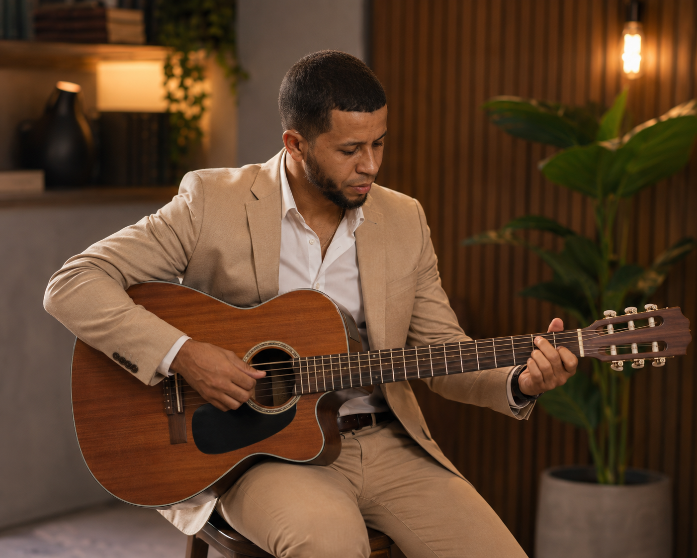 Diogo Souza tocando violão